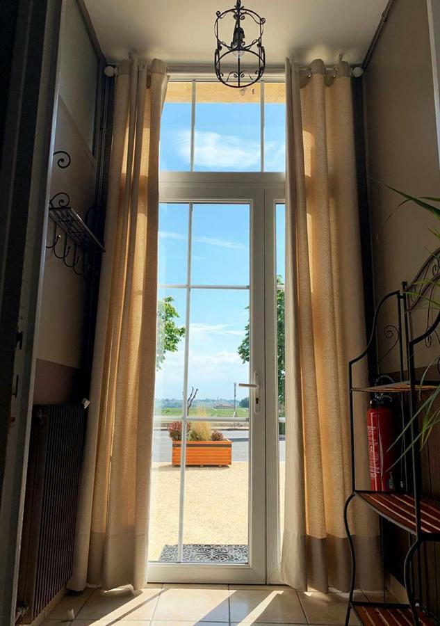 La Maison De Vacances Les Marronniers มองตาเญ ภายนอก รูปภาพ